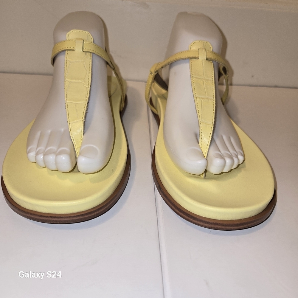 Sam Edelman Naomi Neon Yellow  SummerT-Strap Slingback Sandals NWOB SZ: 7 - Picture 2 of 5